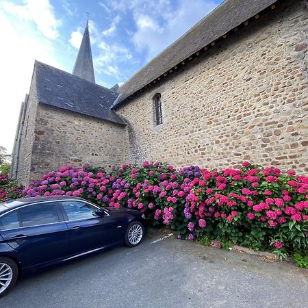 Charming Cottage In A Typical French Village Saint-Christophe-du-Luat Buitenkant foto